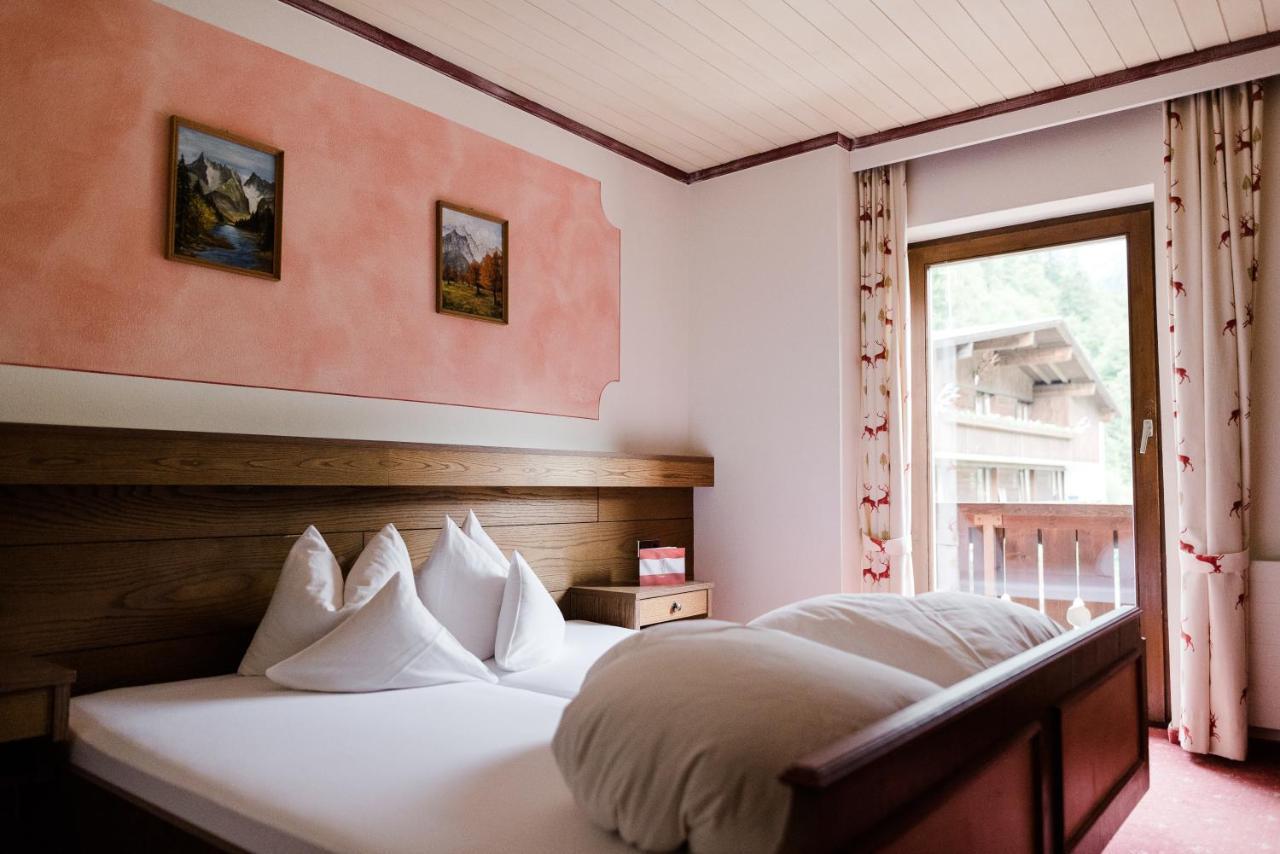 Das Naturhotel Die Eng Hinterriss Exterior photo